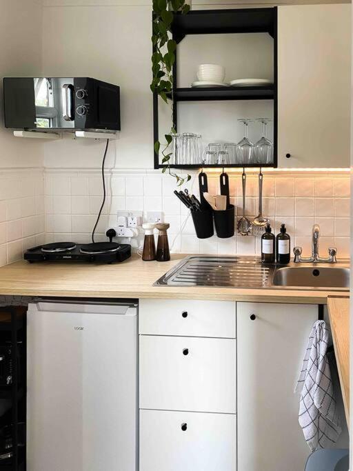 Cozy Studio Near Train Station كامبريدج المظهر الخارجي الصورة