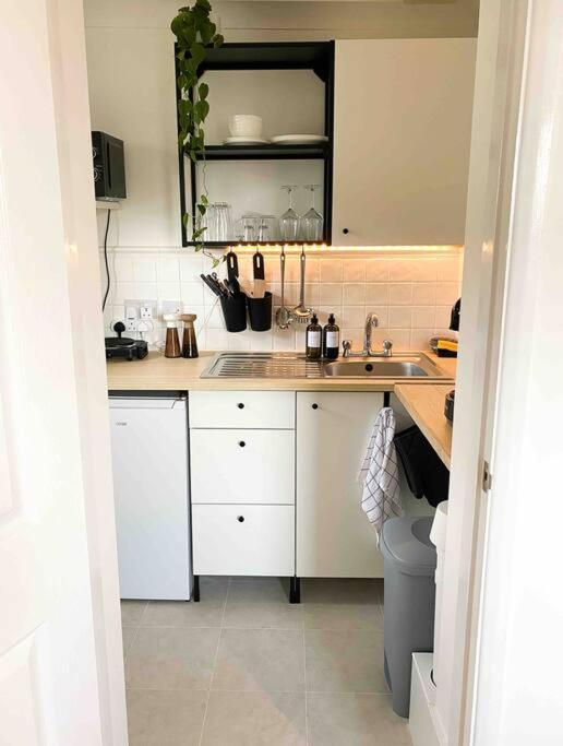 Cozy Studio Near Train Station كامبريدج المظهر الخارجي الصورة